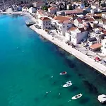 Apartmán Modern Bircic With Balcony & Patio Kaštela