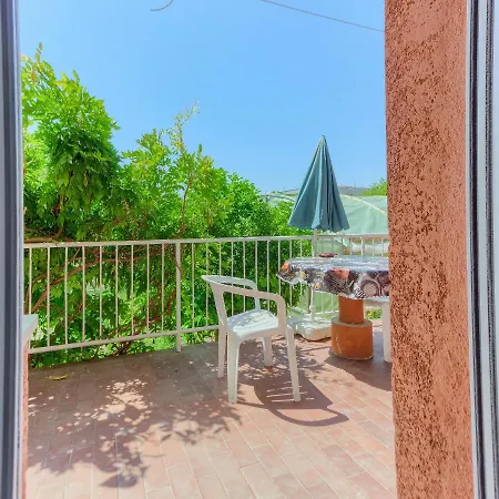Modern Bircic With Balcony & Patio Appartement *