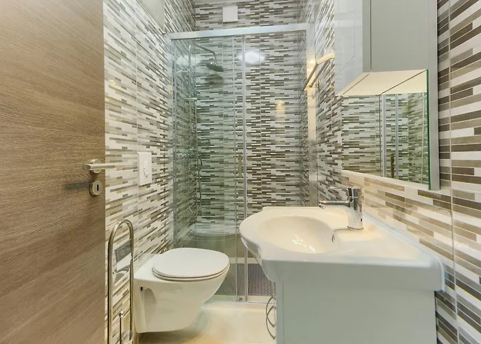 Modern Bircic With Balcony & Patio Apartman *