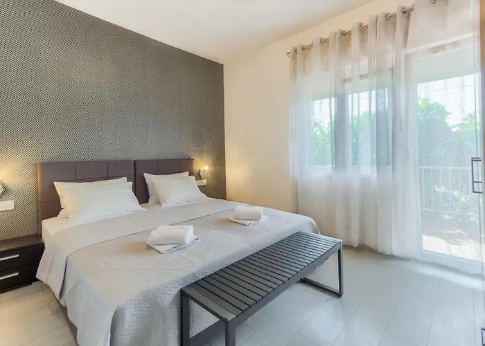 Apartman Modern Bircic With Balcony & Patio Kaštela