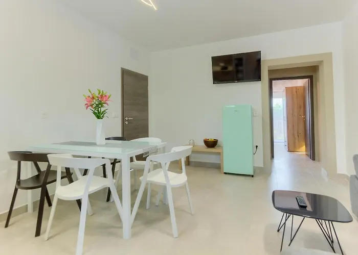 아파트 Modern Bircic With Balcony & Patio Kaštela