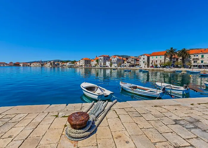 Modern Bircic With Balcony & Patio