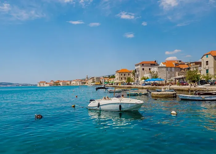 Modern Bircic With Balcony & Patio Kaštela